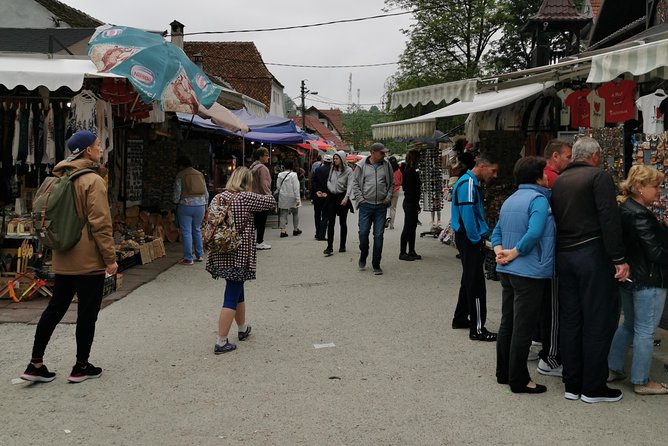 Libearty Brown Bears Sanctuary & Dracula Castle in One Day! - Convenient Private Transport