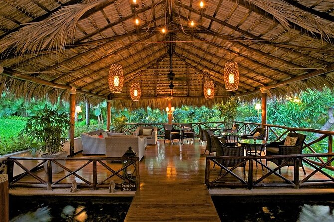 Liberia Airport To Tamarindo Costa Rica - Shuttle Service - Vehicle and Amenities
