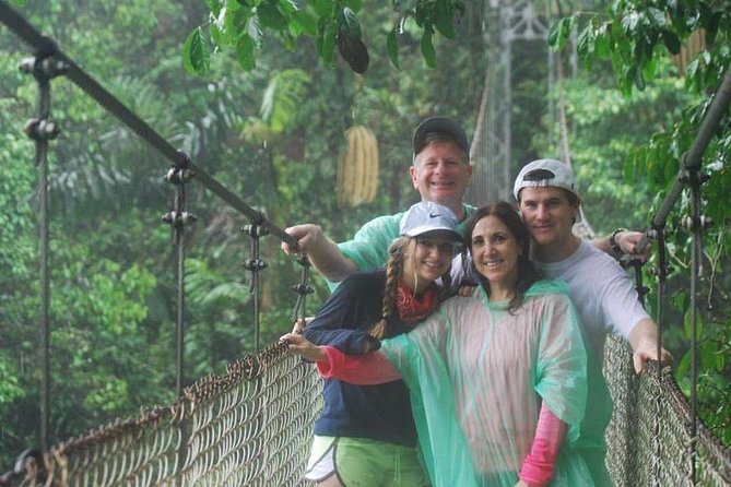 Liberia Airpot (LIR) to Riu Palace / Guanacaste (Roundtrip) - Vehicle and Amenities