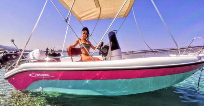 License Free Boat Rental to Turtle Island & Keri Caves - Boat Specifications