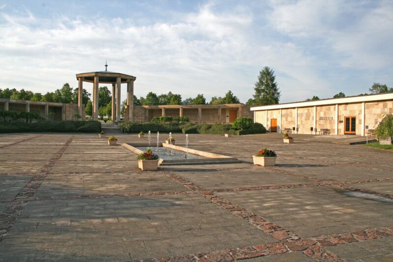 Lidice: Private Tour From Prague - Paratroopers Items