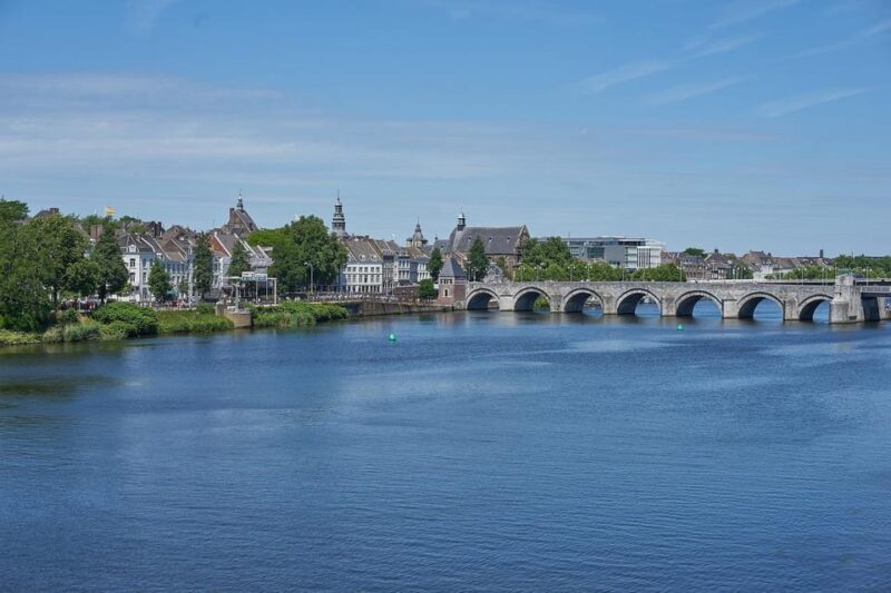 Liège (B), Aachen (G) & Maastricht (NL): Crossing Borders - Transportation and Logistics