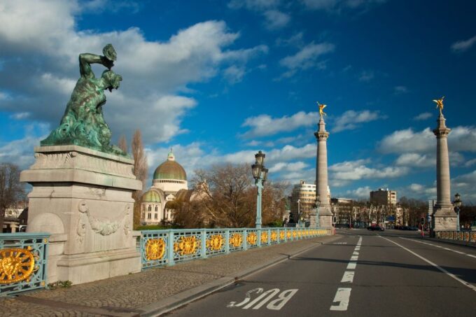Liege City Exploration Game And Tour - Exploring at Your Pace