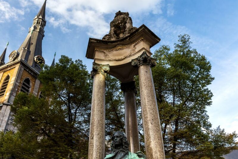 Liege: First Discovery Walk and Reading Walking Tour - Key Attractions and Highlights
