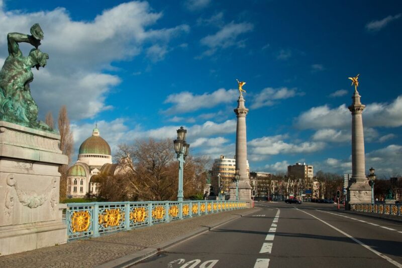 Liege: First Discovery Walk and Reading Walking Tour - Requirements and Suitability
