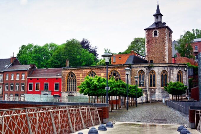 Liege: First Discovery Walk and Reading Walking Tour - Booking and Cancellation Policy