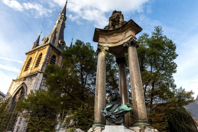 Liege: Self-Guided Highlights Scavenger Hunt & Walking Tour - Learning Opportunity