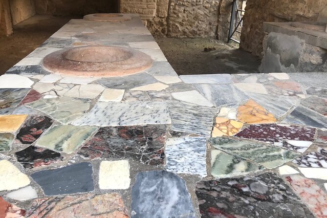 Life and Death of the Roman City of Pompeii With a Local Guide. Private Tour - Guided Tour Highlights