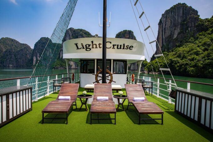 Light Cruise Halong Day Cruise With Small Group on Boat - Scenic Viewpoints and Landmarks