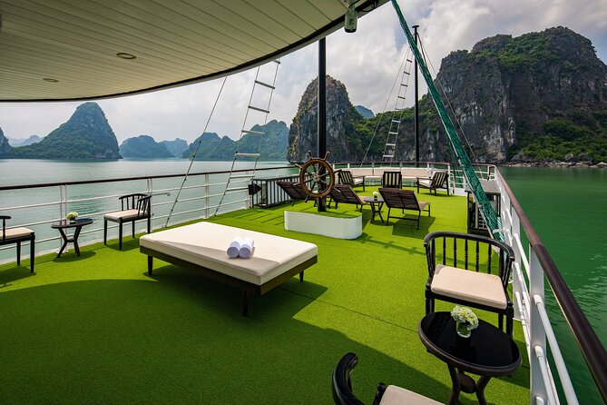 Light Cruise - Halong Luxury Day Cruise Review - Cuisine and Dining Experience