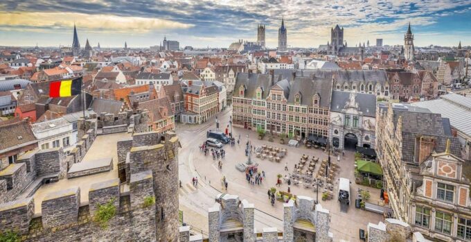 Light the Red Light Tour - Netherlands Hockey Trip - Exploring Cities
