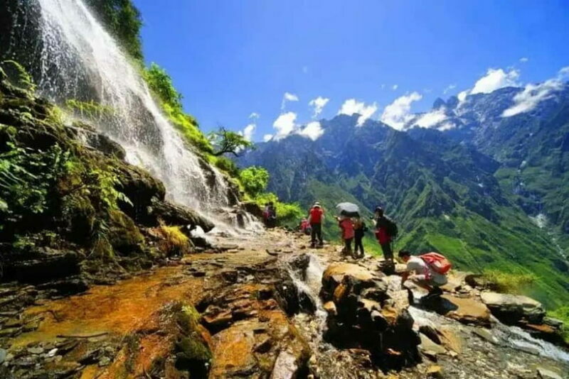 Lijiang to Shangri-La HuXiang Road Private Scenic Tour - What to Expect