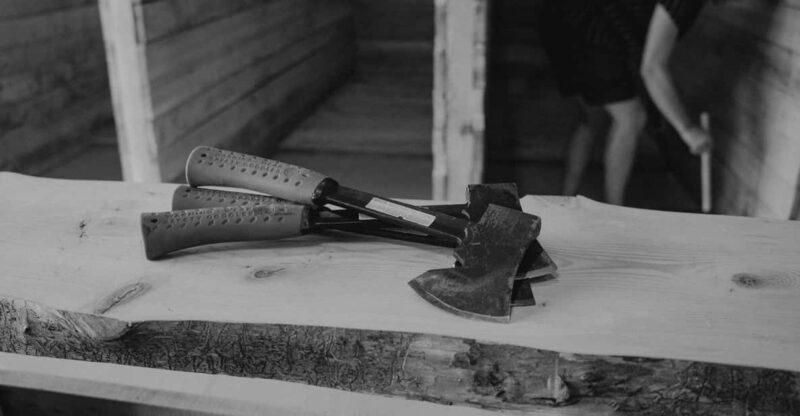 Lille: Ax Throwing - Ax Throwing Instruction