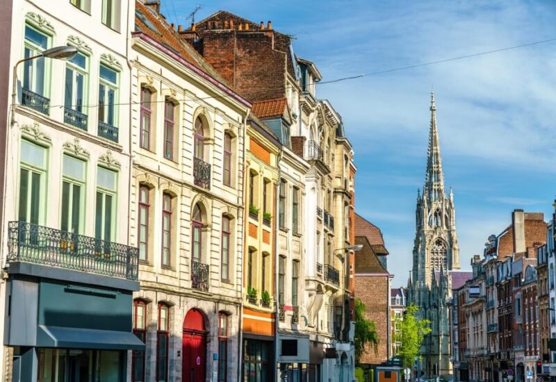 Lille: Express Walking Tour With a Local - Exploring Iconic Markets