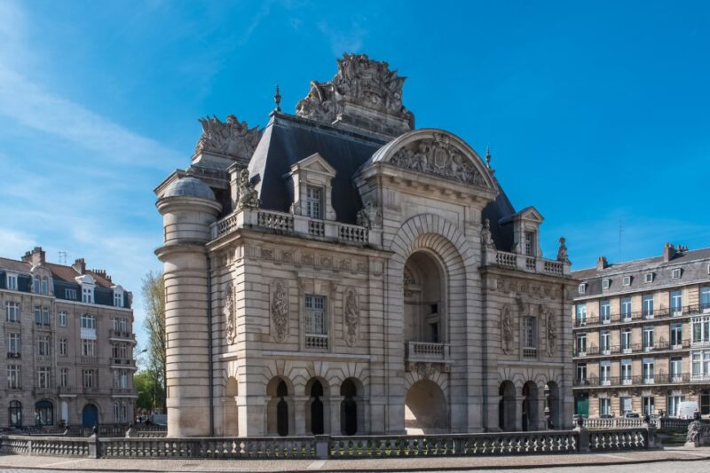Lille: First Discovery Walk and Reading Walking Tour - Key Points