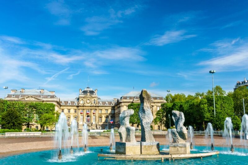 Lille: First Discovery Walk and Reading Walking Tour - Itinerary and Stops
