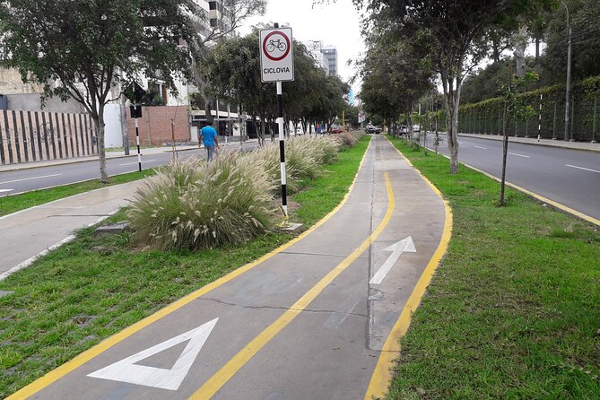 Lima Bike Tour From Miraflores (4 Hrs) - Booking and Availability
