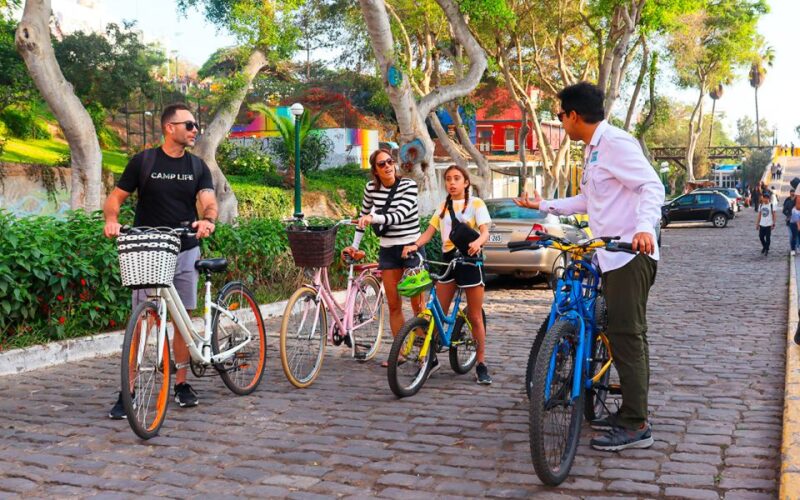Lima: Bike Tour in Miraflores and Barranco Districts - Key Points