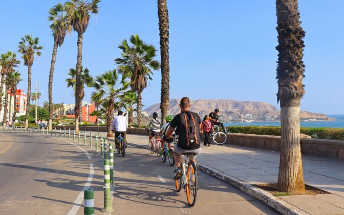 Lima: Bike Tour in Miraflores and Barranco Districts - Stunning Ocean Views
