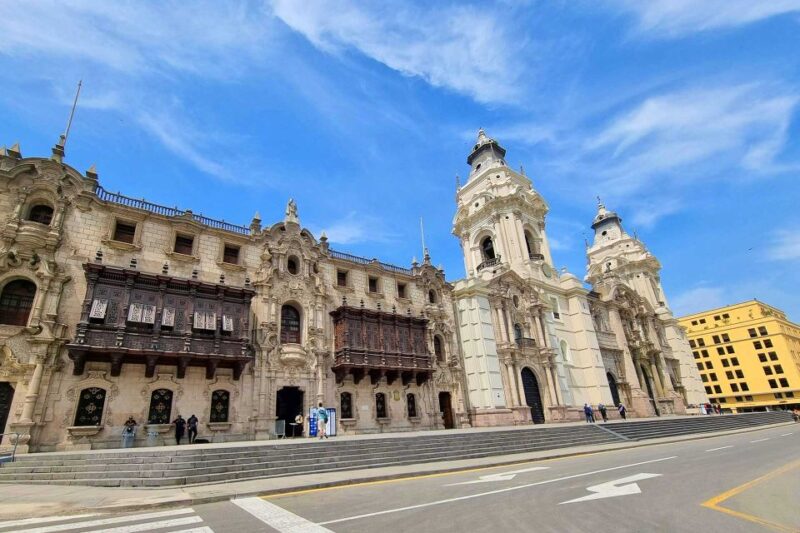 Lima, City of Kings Small Group Tour - San Isidro: Parque Del Olivar