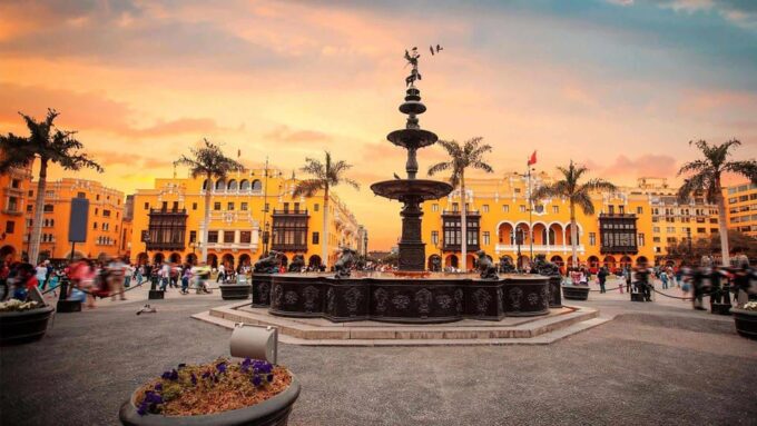 Lima: City, Trujillo and Chiclayo in 6 Days - Arrival and Departure
