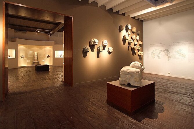Lima City Walking Tour + Local Lunch + Larco Museum Tour - Exploring Historical Attractions