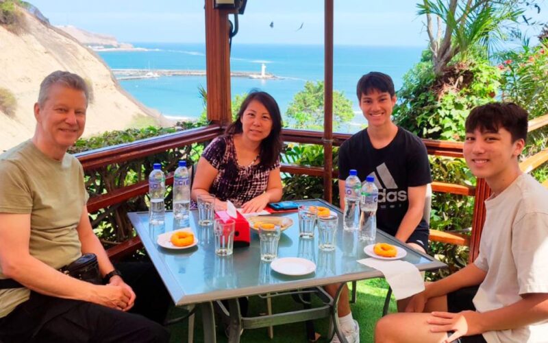 Lima: Colors & Flavors Tour (Food & Art Tour) - Chorrillos Fish Town