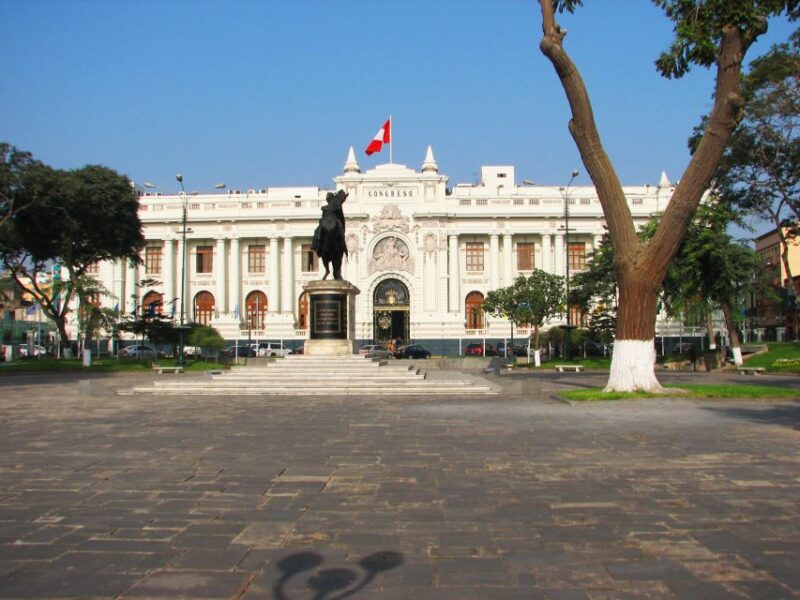 Lima: Flavors and Tradition Walking Tour With Food Tasting - Key Points