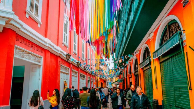 Lima: Full Day Monumental Callao - Visiting La Punta and Poza La Ardilla