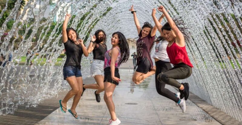 Lima: Magic Water Circuit With Dinner and Live Show - Dinner and Live Show