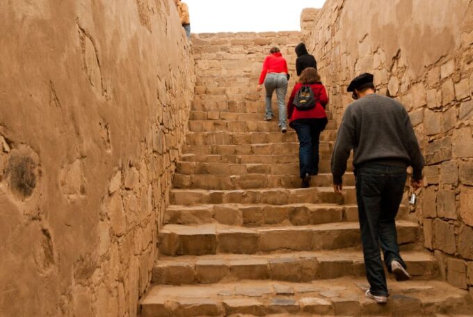 Lima: Pachacamac and Larco Museum Private Tour - Professional Bilingual Tour Guide