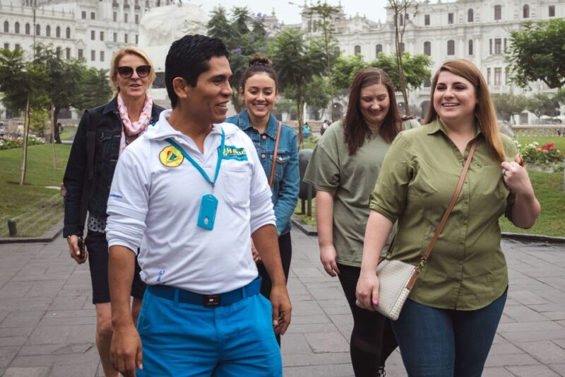 Lima: Small Group City Walking Tour With Catacombs Ticket - Itinerary Highlights