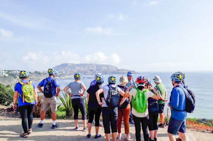 Lima: The Costa Verde Bike Tour & Jesus Statue in Chorrillos - Refreshments and Local Snacks