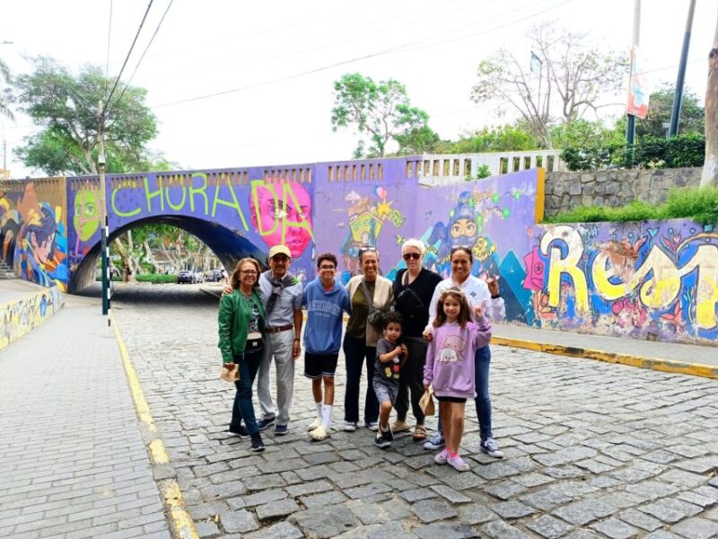 Lima: Tour in Miraflores, San Isidro, Barranco & Chorrillos - Parque El Olivar