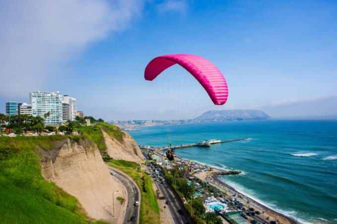 Lima: Tour in Miraflores, San Isidro, Barranco & Chorrillos - Parque Del Amor