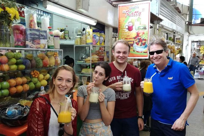 Lima Urban Bike Tour in Miraflores and San Isidro - Miraflores Boardwalk: Coastal Delight