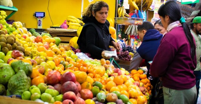 Limas Food Tour Through Local Markets & Barranco Visit - Languages and Pickup Areas