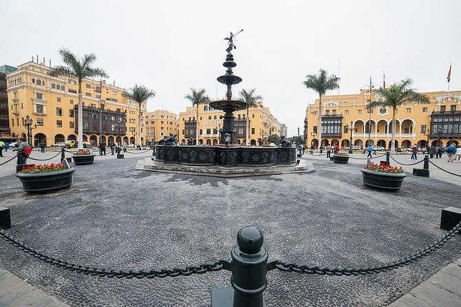 Limas Vibrant Heritage: Exploring the Citys Landmarks Half-day - Religious Structures and Artworks