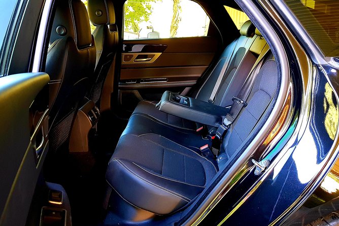 Limoroo, Airport Transfers and Luxe Door to Door Service. - Personalized Experience
