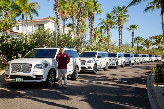 Lincoln Navigator Roundtrip Luxury Transportation - Key Points