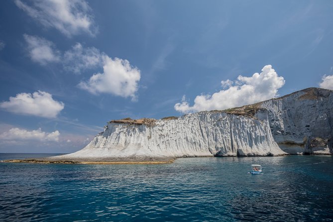 Line for the Islands of Ponza and Palmarola - About the Islands