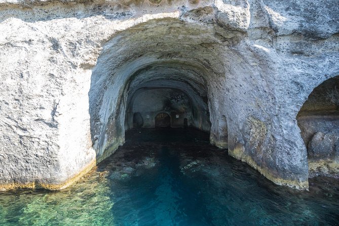 Line for the Islands of Ponza and Palmarola - What to Expect