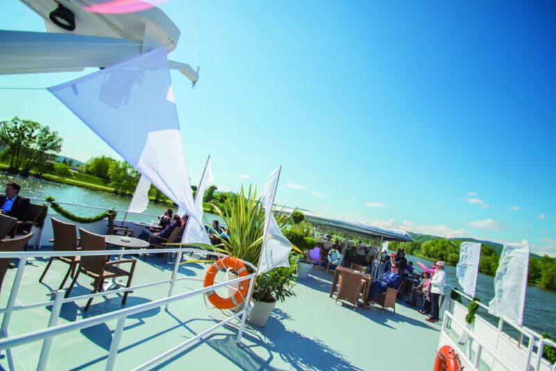 Linz: Harbor Cruise - Shipyard Harbor Experience