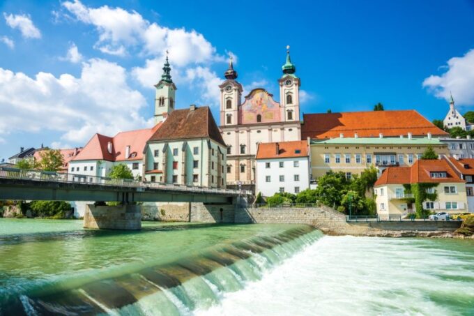 Linz Old Town Private Walking Tour and Cruise - Guided or Non-Guided Cruise Option