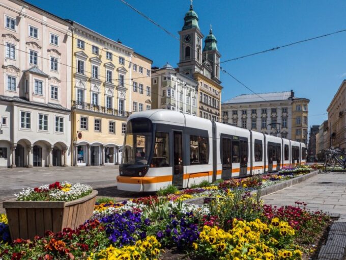 Linz: Pöstlingberg and Old Town Private Tour - Important Information