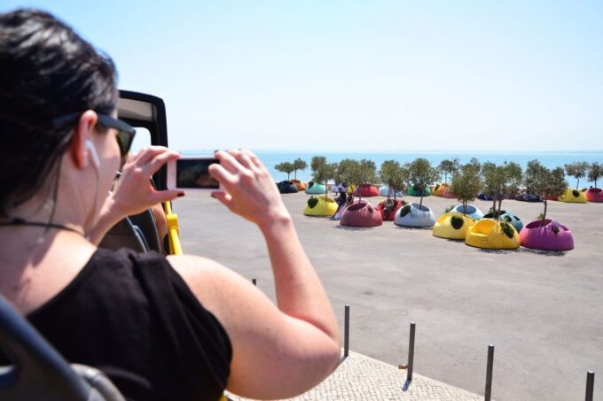 Lisbon: 1-or 2-Day Hop-On Hop-Off Bus Tour - Additional Inclusions and Perks