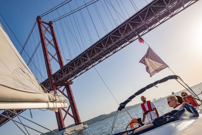 Lisbon: 1 or 2-Hour Cruise Along the Tagus River - Cruise Departures and Schedules