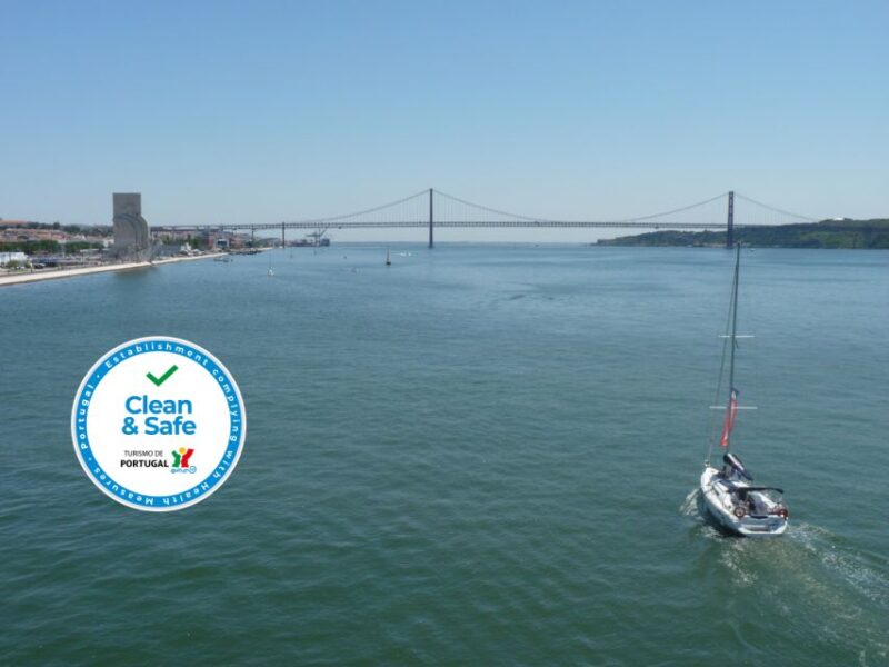 Lisbon 1H Private Tour by SAILBOAT / SAIL or POWER CATAMARAN - Boat Options