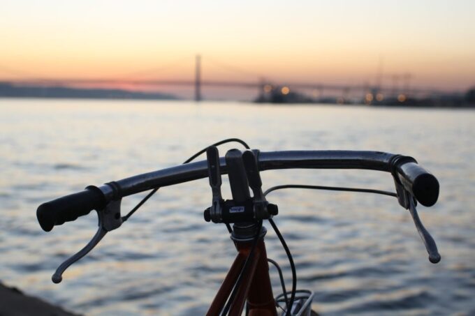 Lisbon: 3-Hour Vintage Bike Tour - Indulge in Local Delicacy