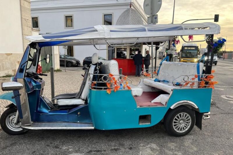 Lisbon: 4-HOUR Guided Tuk Tuk Tour in Old Town & City Center - Tour Features